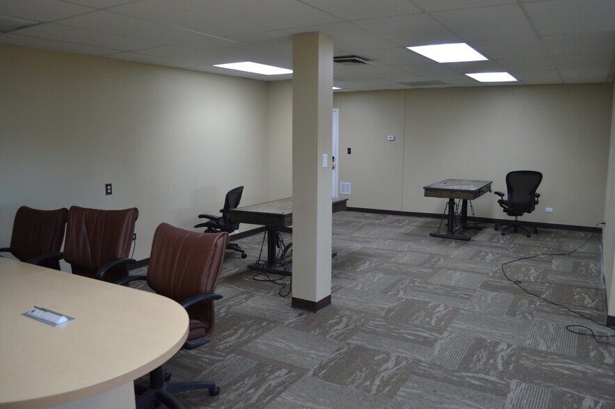 More Photos Of 1100 W Littleton Blvd, Littleton Loft Creative Space For Lease