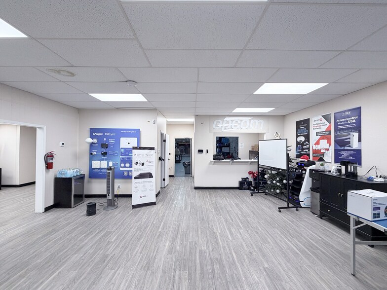 More Photos Of 5715 Kenwick St, San Antonio Warehouse For Lease