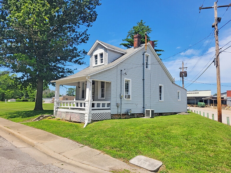 More Photos Of 118 N 16th St, Belleville Industrial For Sale