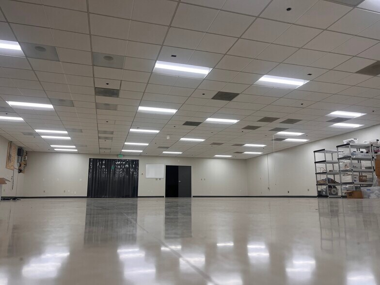 More Photos Of 105 Bonaventura Dr, San Jose Research And Development For Lease