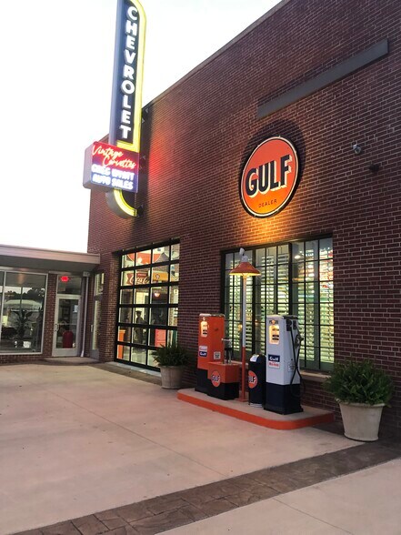 More Photos Of 10601 Commerce St, Summerville Auto Dealership For Sale