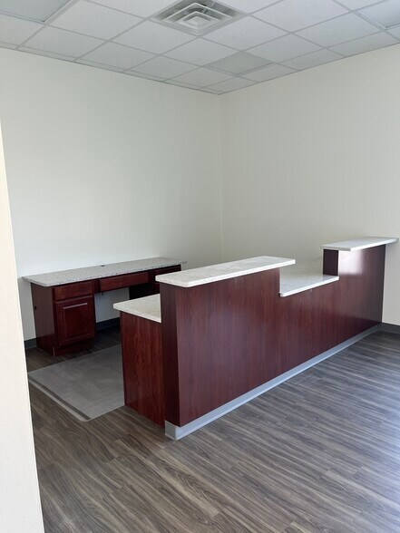 More Photos Of 5 Myers Dr, Mullica Hill Medical For Lease