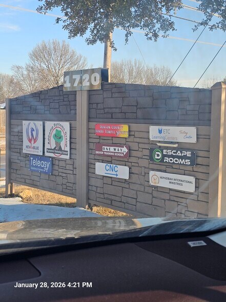 More Photos Of 1720 S Edmonds Ln, Lewisville Office For Lease