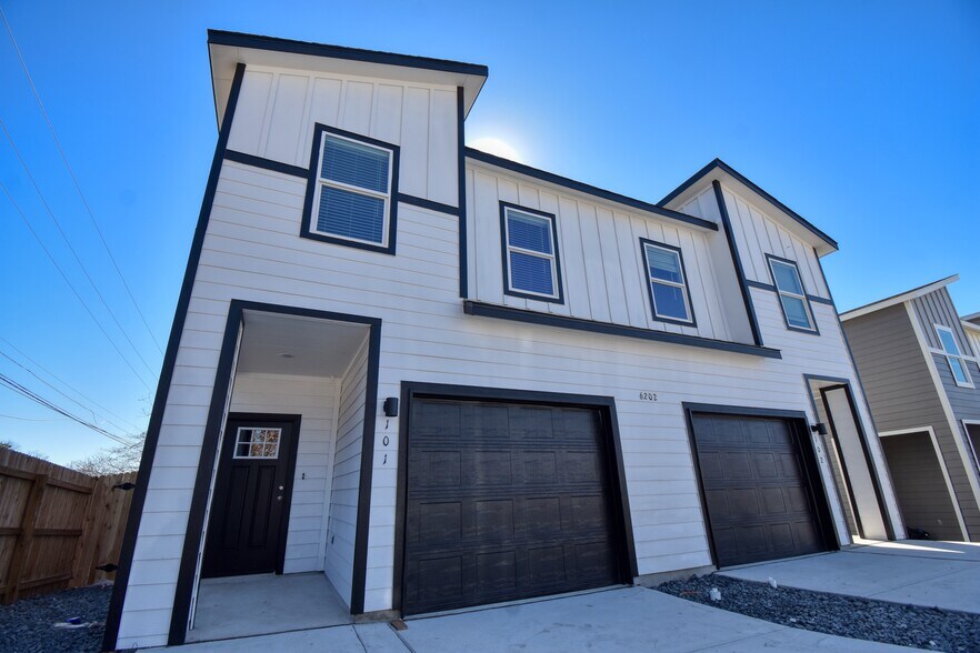 More Photos Of 6202 Oakland Rdg, San Antonio Apartments For Sale