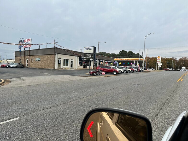 Primary Photo Of , Muscle Shoals General Retail For Sale
