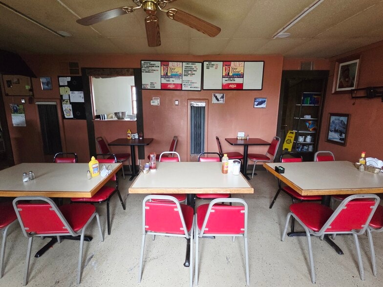 More Photos Of 124 Main St, Wakita Restaurant For Sale