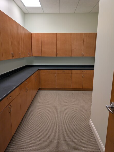 More Photos Of 715 N Church St, Charlotte Office For Sale