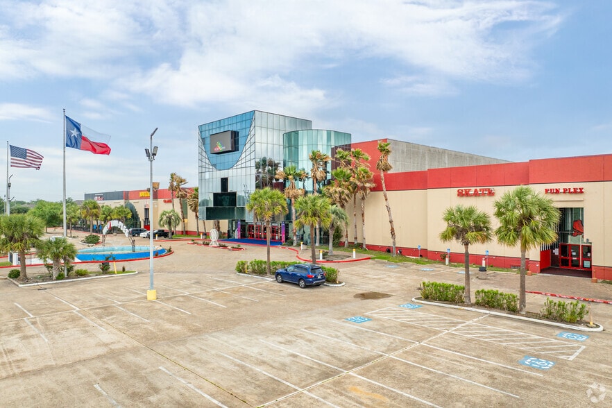 Primary Photo Of 13700 Beechnut St, Houston Amusement Park For Sale