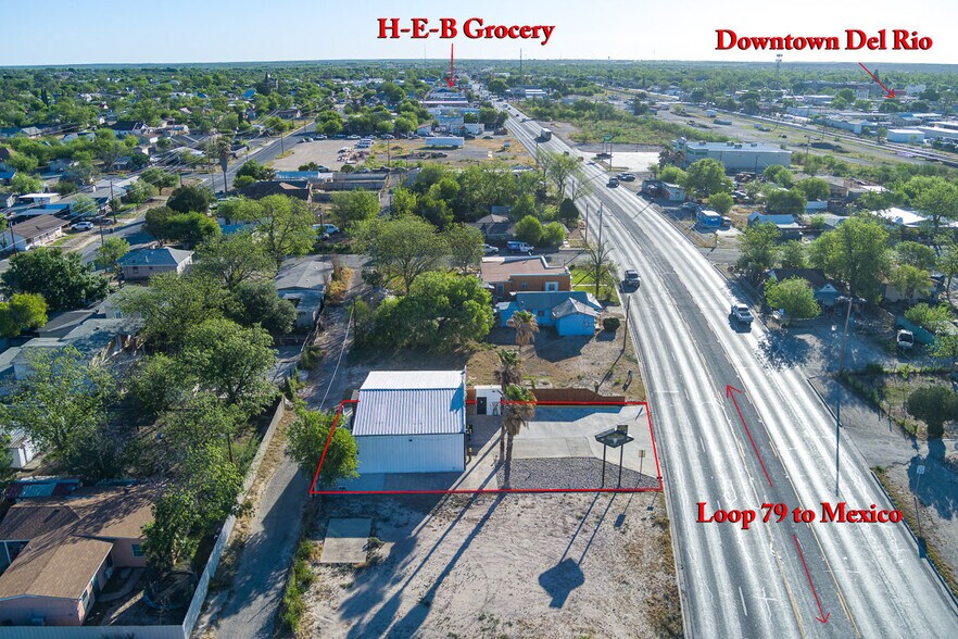 More Photos Of 607 W Gibbs St, Del Rio General Retail For Sale