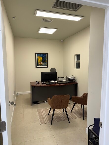 More Photos Of 1325 NW 98th Ct, Doral Warehouse For Sale