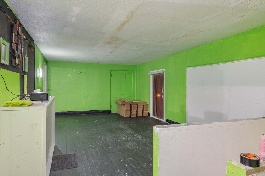 More Photos Of 322 S Scenic Hwy, Lake Wales General Retail For Sale