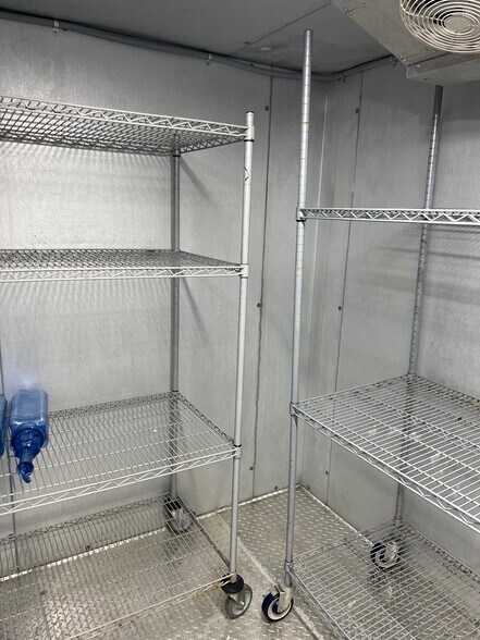 More Photos Of 10811 NE 23rd St, Spencer Restaurant For Lease