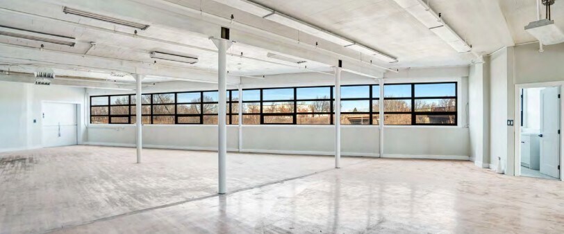 More Photos Of 220 Broadway, Everett Flex For Sale