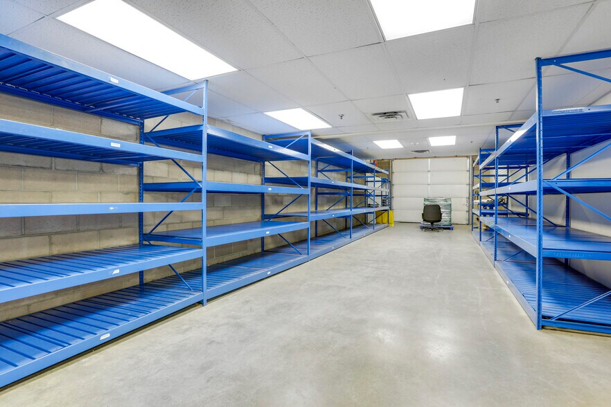 More Photos Of 2885 W County Line Rd, Littleton Auto Dealership For Sale