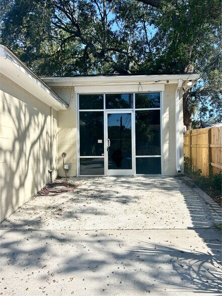 More Photos Of 118 May Ln, Mount Pleasant Storefront Retail Office For Sale