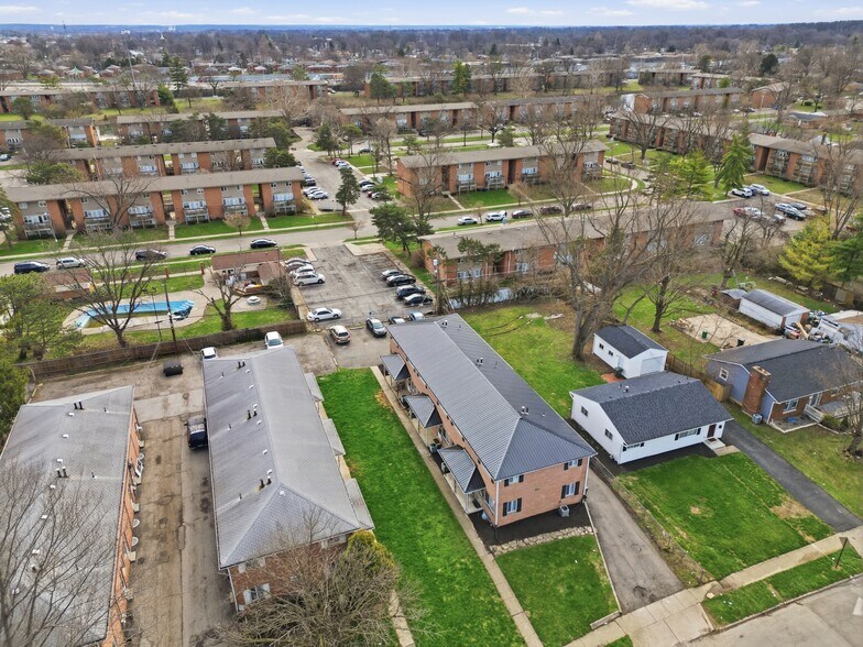 More Photos Of 5780 N Meadows Blvd, Columbus Apartments For Sale