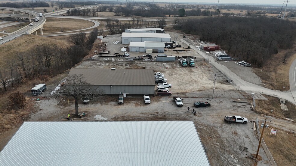 More Photos Of 21703 Admiral Pl, Catoosa Industrial For Lease
