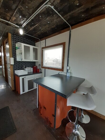 More Photos Of 465 Union st, Florence Specialty For Sale