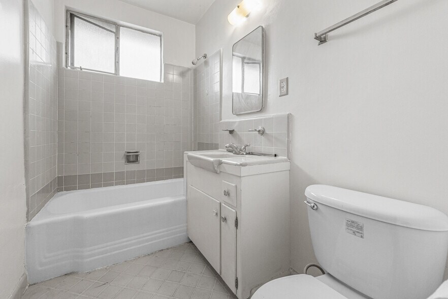 More Photos Of 8536 Saturn St, Los Angeles Apartments For Sale