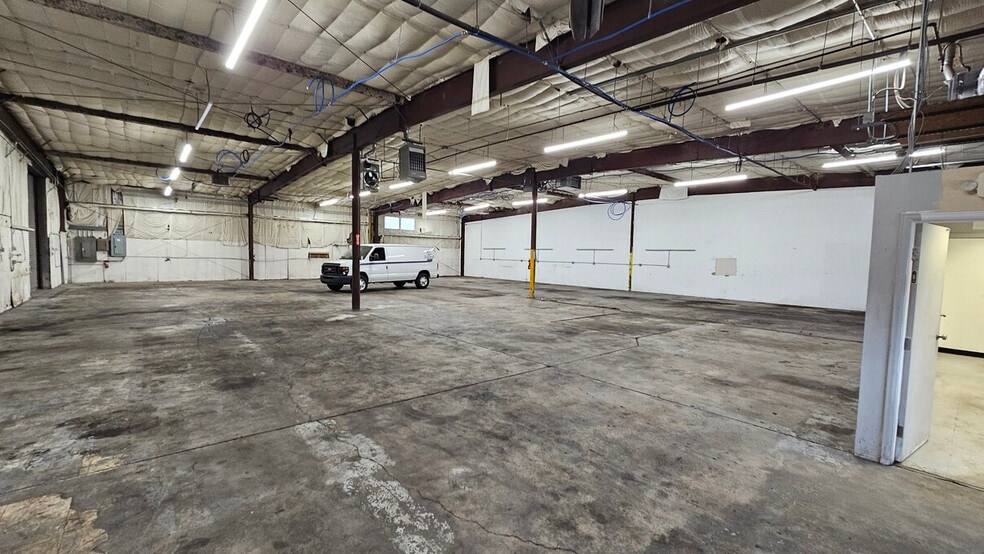 More Photos Of 6521 Washington St, Denver Warehouse For Lease