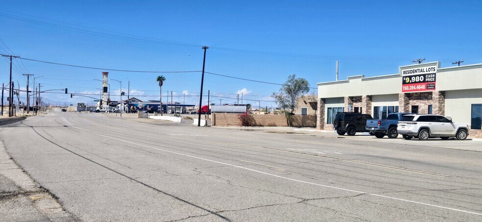 More Photos Of 2096 Center st, Thermal General Retail For Sale