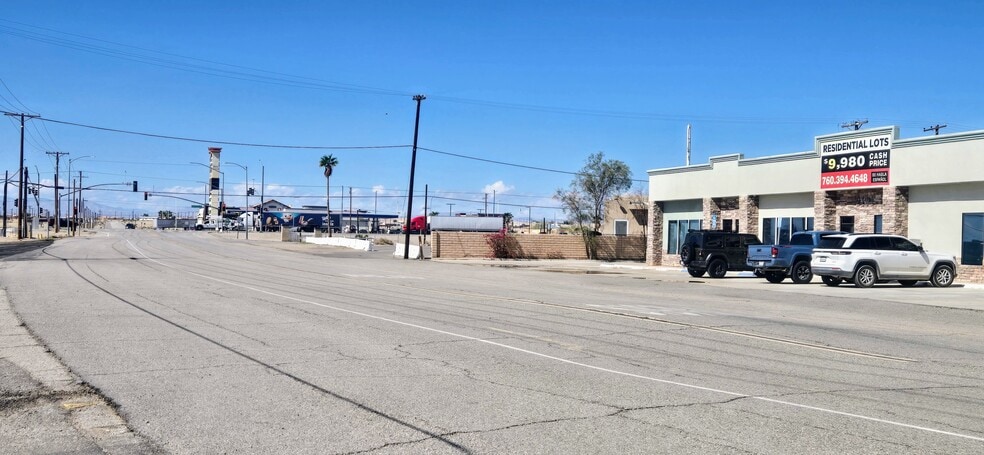 More Photos Of 2096 Center st, Thermal General Retail For Sale
