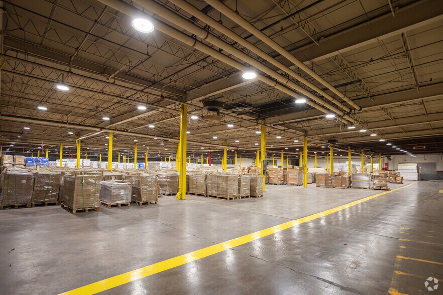 More Photos Of 901 Wayne St, Niles Warehouse For Lease