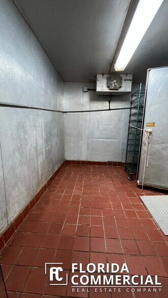 More Photos Of 726 SW Federal Hwy, Stuart Fast Food For Sale