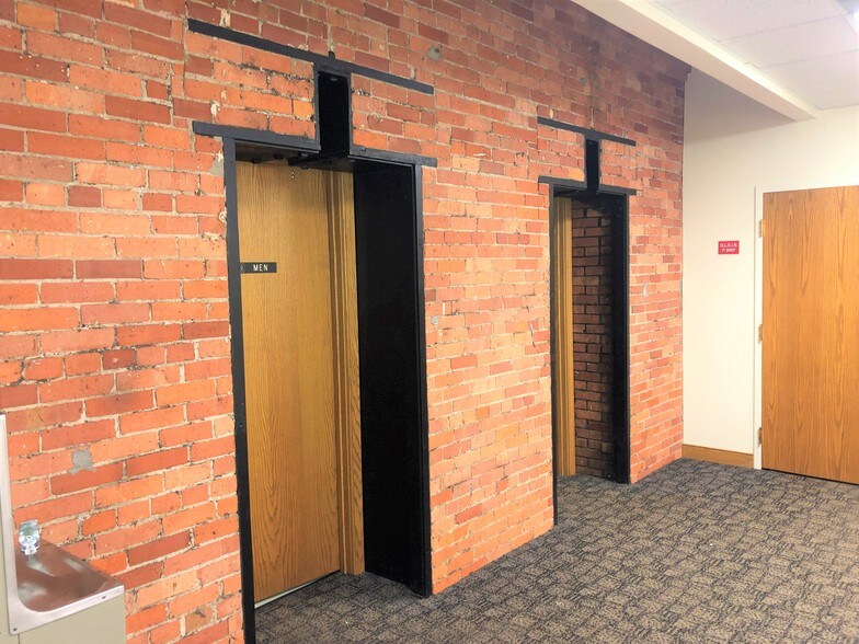 More Photos Of 231 Walton St, Syracuse Office Residential For Sale