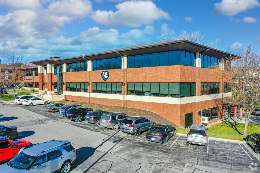 More Photos Of 9850 Nicholas St, Omaha Office For Lease