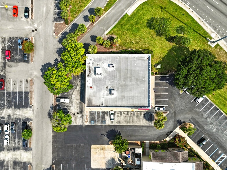 More Photos Of 9480 Arlington Expy, Jacksonville Freestanding For Sale