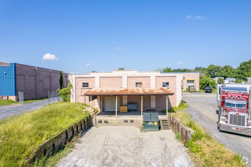 More Photos Of 50 Hilton St, Easton Warehouse For Lease