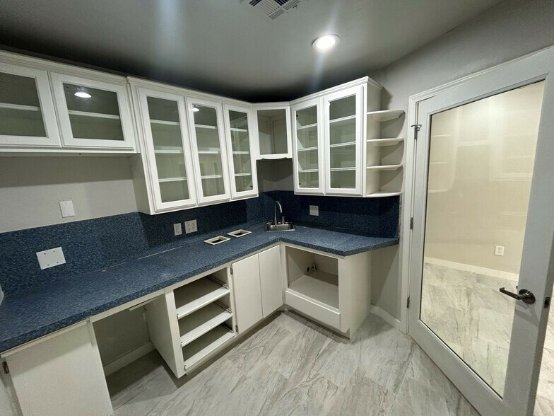 More Photos Of 828 SW 66th St, Oklahoma City Medical For Sale