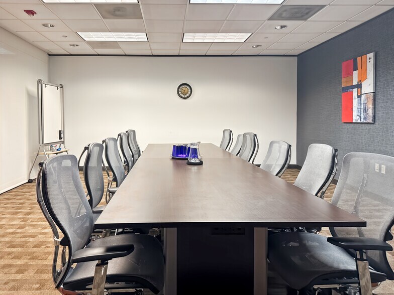 More Photos Of 7300 W 110th St, Overland Park Coworking Space