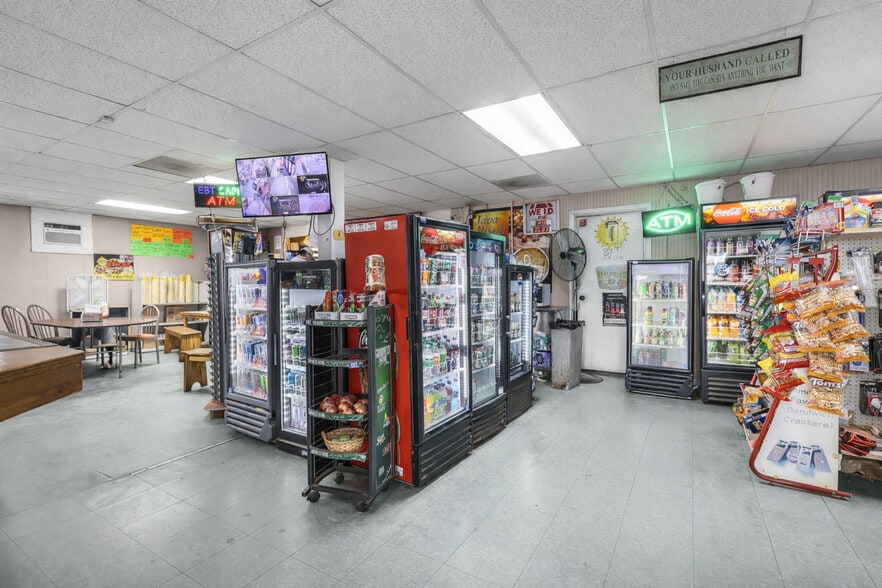 More Photos Of 2550 Parks Mill Rd, Buckhead Morgan Service Station For Sale