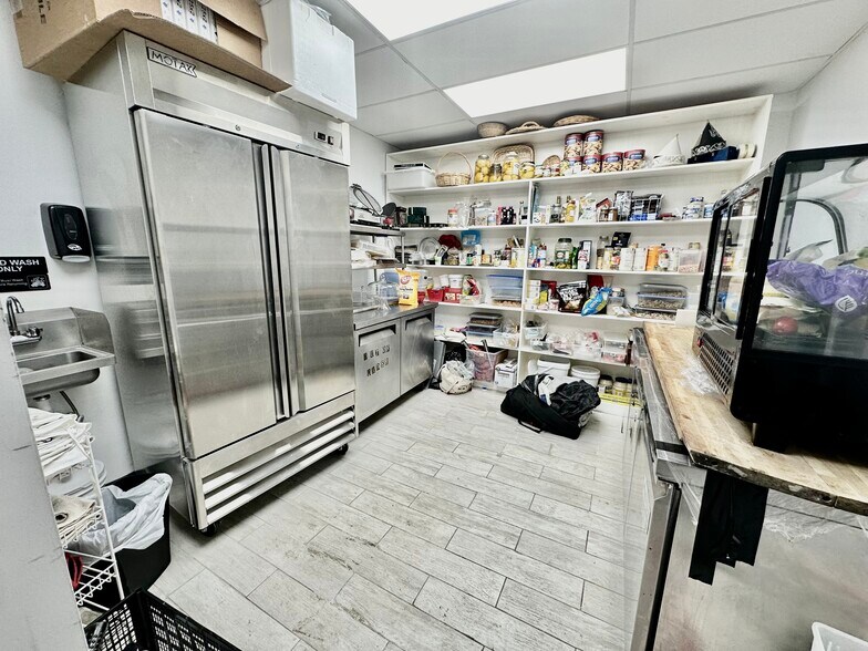 More Photos Of 380-392 W Putnam Ave, Greenwich General Retail For Sale