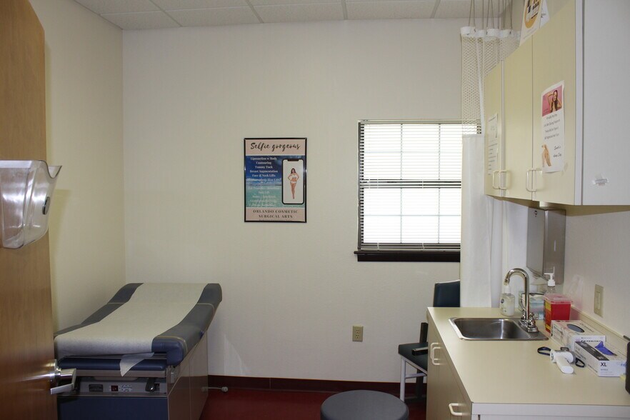 More Photos Of 2711 N Orange Blossom, Kissimmee Medical For Lease