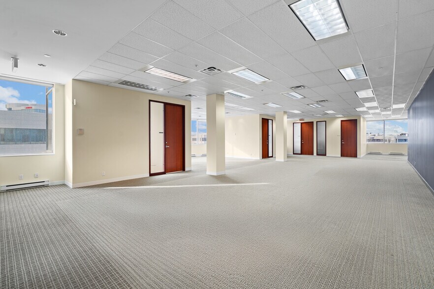 More Photos Of 8585 Rte Transcanadienne, Montréal Office Residential For Lease