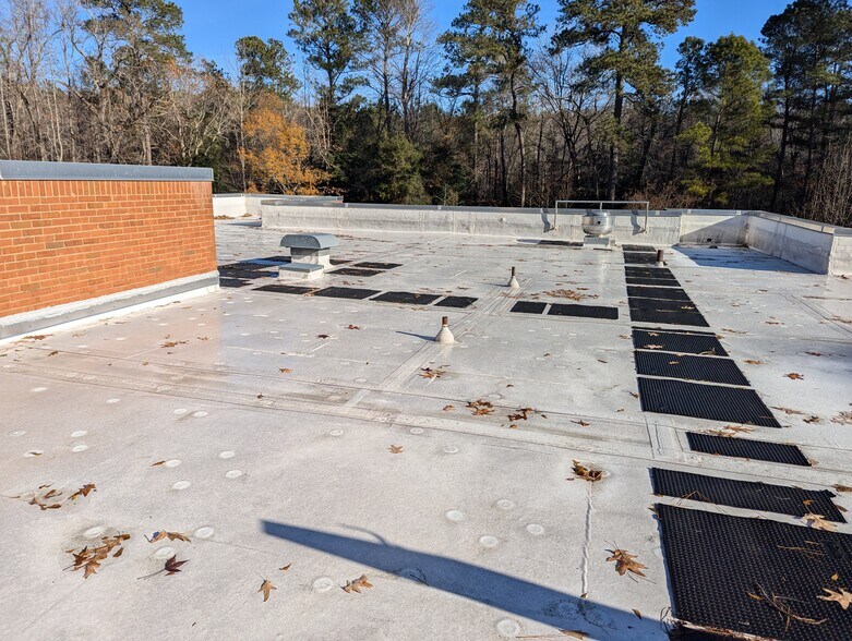 More Photos Of 34591 General Mahone Blvd, Ivor Office For Sale