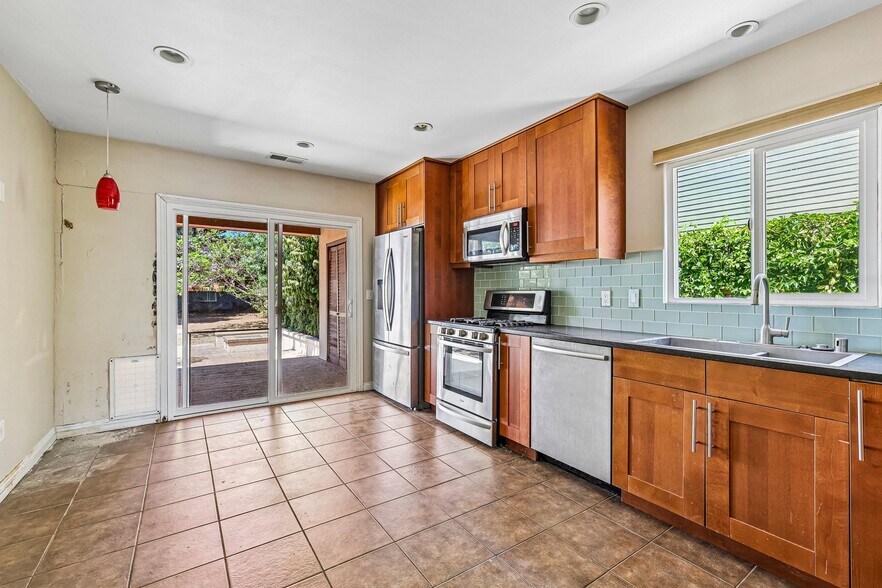 More Photos Of 3378 N Mountain View Dr, San Diego Apartments For Sale