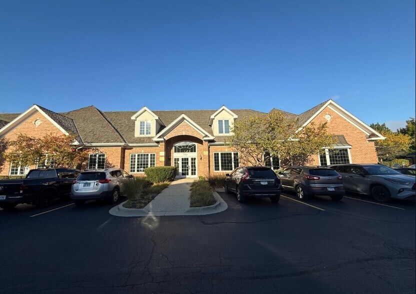 More Photos Of 708 Florsheim Dr, Libertyville Medical For Lease