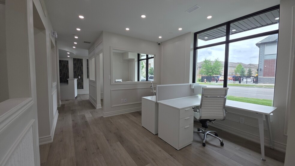 More Photos Of 431 Dougall Av, Caledon Office Residential For Sale