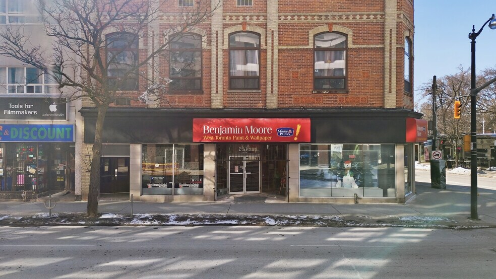 Primary Photo Of 2975 Dundas St W, Toronto Parking Lot For Lease