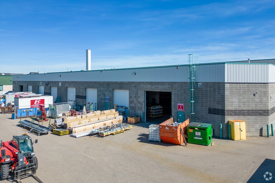 More Photos Of 3805 34th St NE, Calgary Warehouse For Lease