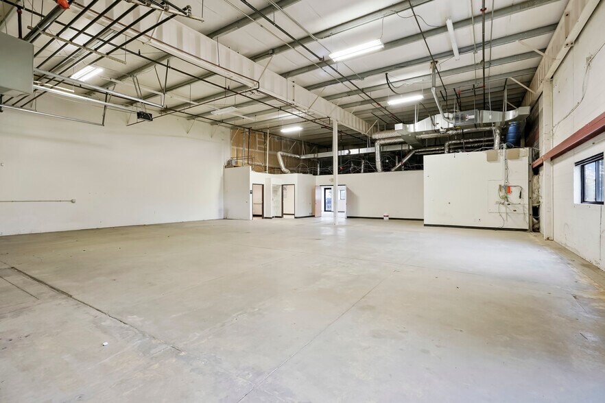 More Photos Of 1740 Skyway Dr, Longmont Warehouse For Sale