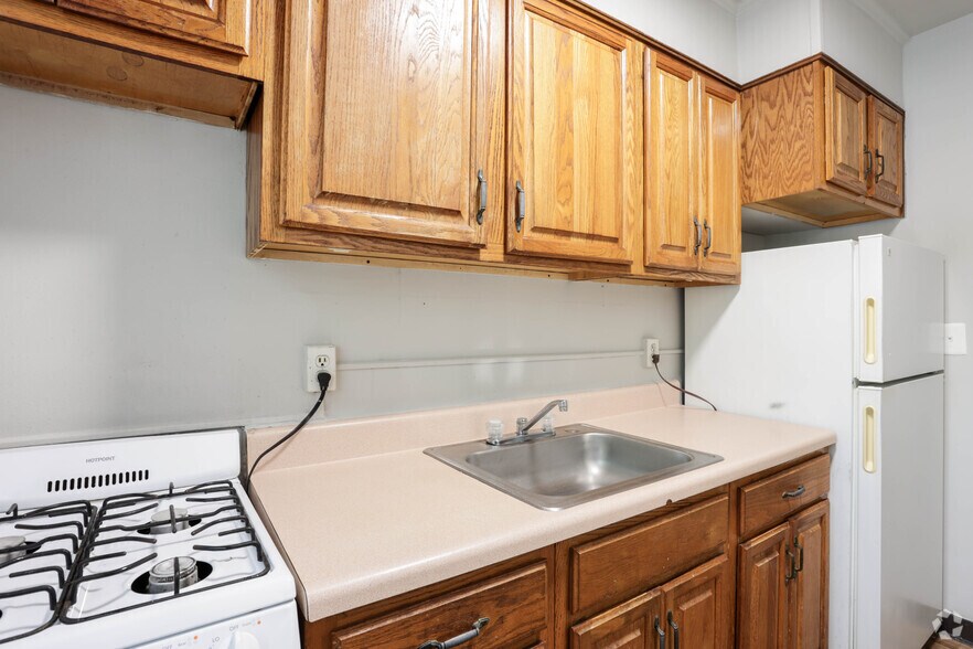 More Photos Of 2603 Southern Ave, Temple Hills Apartments For Sale