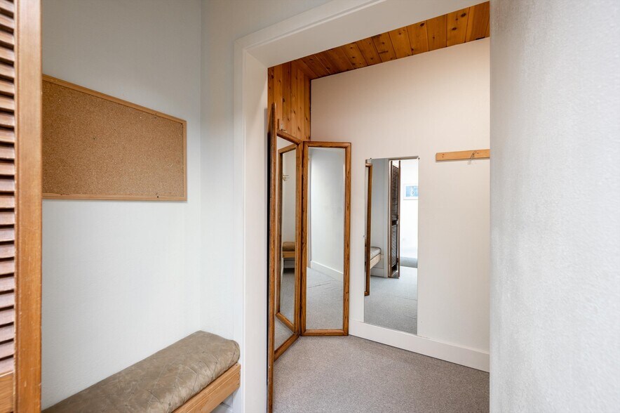 More Photos Of 1324 Commercial, Bellingham General Retail For Sale