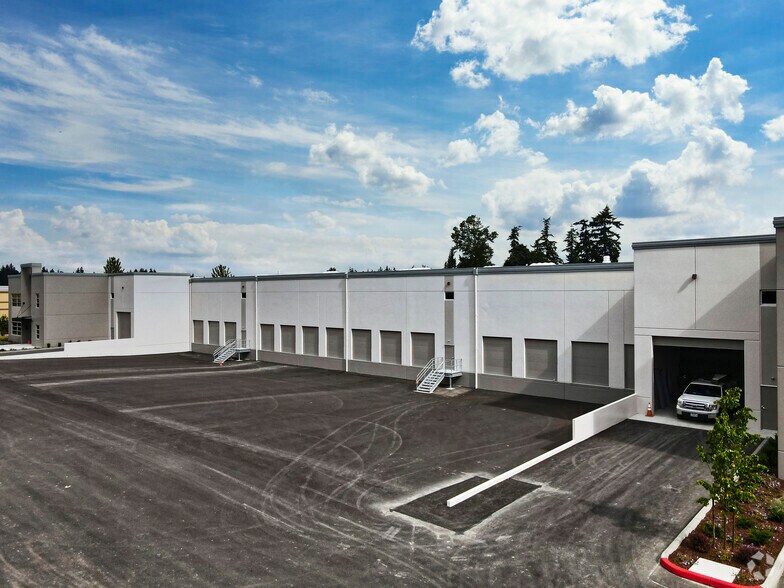 More Photos Of 6202 Associated Blvd, Everett Warehouse For Lease