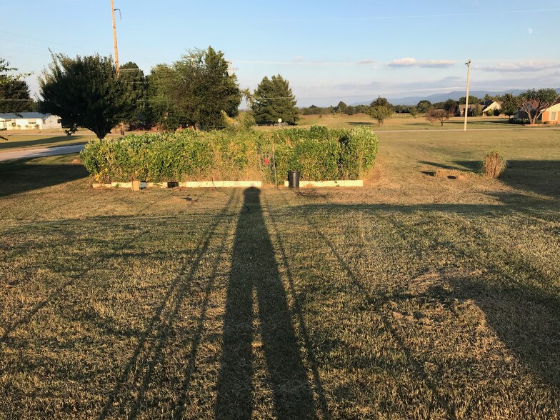 More Photos Of 3000 N Broadway St, Poteau Hotel For Sale