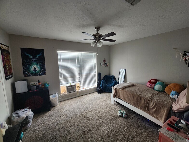 More Photos Of 517 5th St, Humble Apartments For Sale